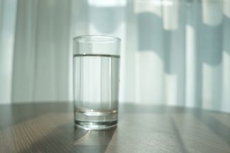 ダイエットには「毎朝コップ1杯のお水」を！管理栄養士が語るその理由