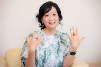 岡田晴恵さん「おしゃれには興味がない」ネイルに込めたメッセージは？