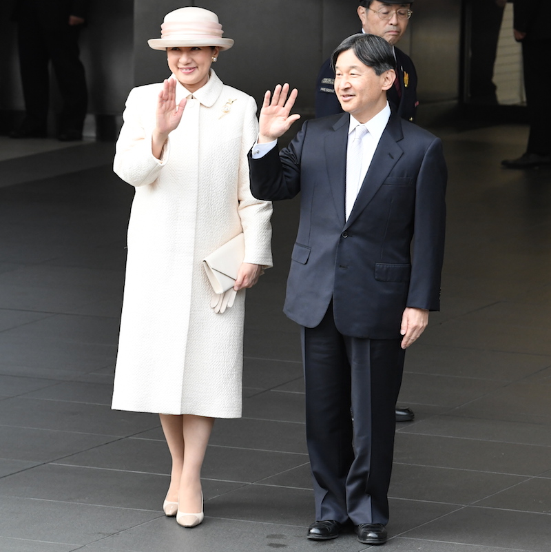 2019年11月、奈良からお帰りの際は、白のロングコートをお召しになった雅子さまと天皇陛下