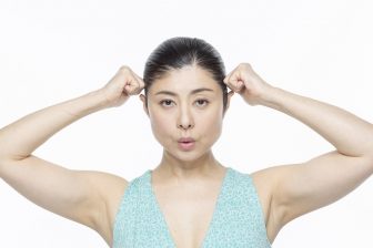 「顔、疲れてない？」と言われないために！疲れ顔を解消する10秒メソッドを解説