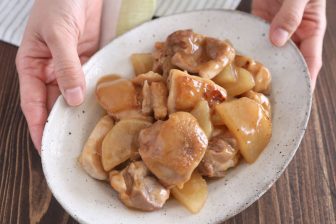 時短で味しみ！ご飯が止まらない「香ばし鶏大根」【もあいかすみ ラクウマレシピ】