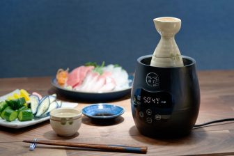 家飲みで熱燗を手軽に楽しめる！電気酒燗器『のんべえ横丁』が登場