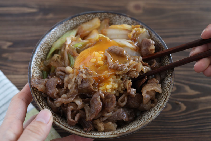 少ない材料ですぐできる！「極上すき焼き丼」