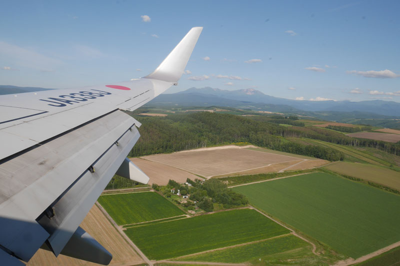 飛行機から北の大地を望む