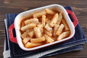 箸がとまらない！簡単に作れる総菜「カクテキ風ぽりぽり大根」【もあいかすみ ラクウマレシピ】