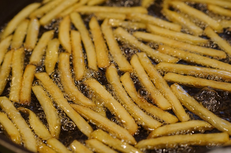 ポテトフライは食べれば食べるほど太る？（Ph／photoAC）