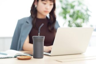 マスク中も飲みやすく口紅あともつきにくいストロータンブラーが新発売