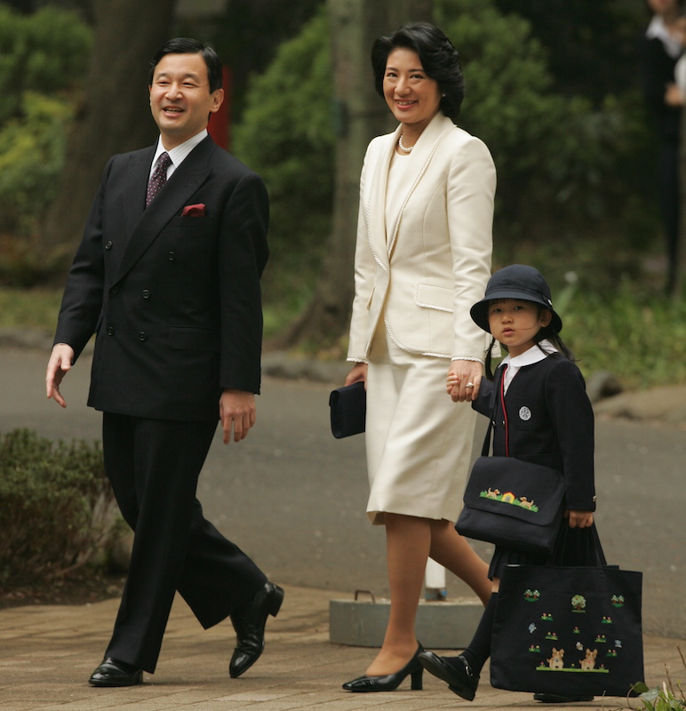 学習院幼稚園に入園された愛子さま（2006年4月11日、Ph／JMPA）