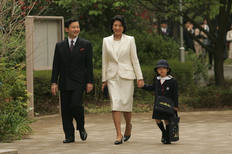 入学式は雅子さまと手を繋がれていた（2006年4月11日、Ph／JMPA）