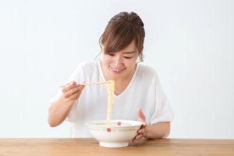 食欲コントロール法の専門家がすすめる「お酒を飲んでもラーメンを食べても太りにくい」食事の仕方