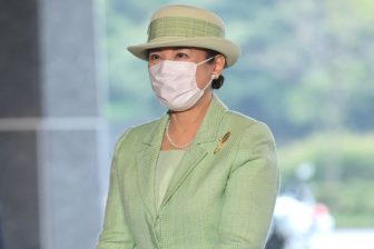 皇后雅子さま、「みどりの式典」で見せられた春らしいグリーンスーツの着こなし術