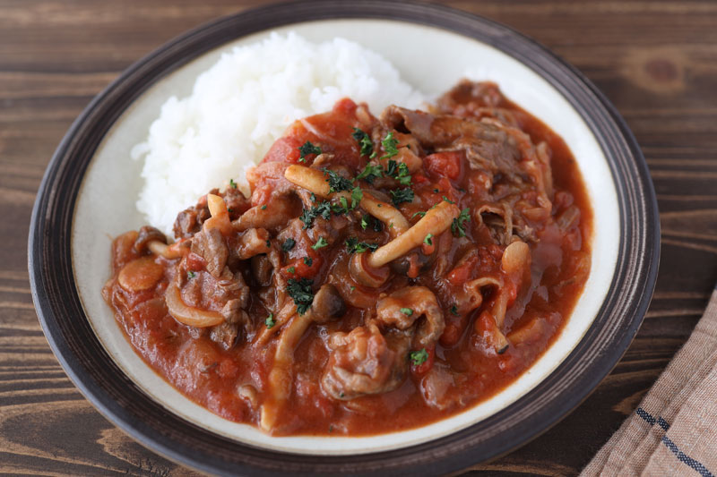 トマト強めのハヤシライスのような味わい