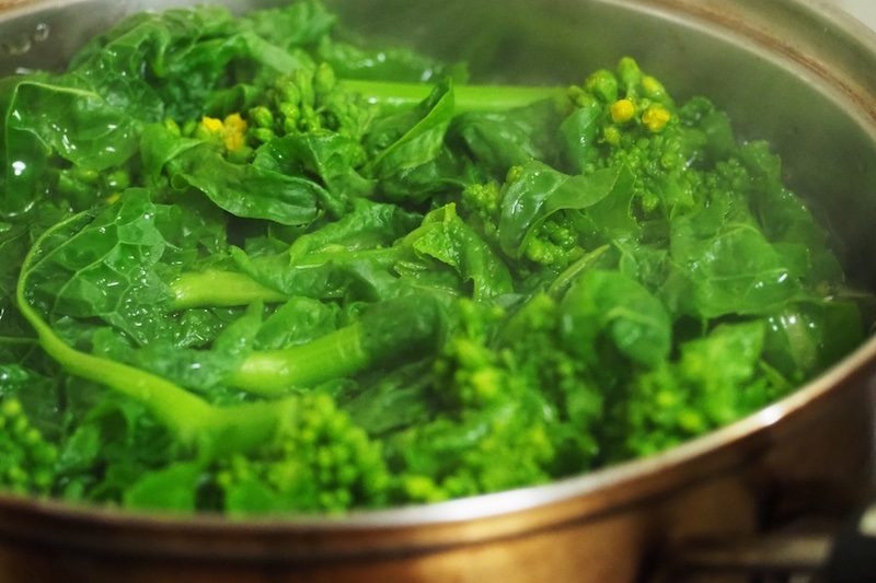 菜の花をおいしく保存するには生より茹でるのがおすすめ（Ph／Photo AC）