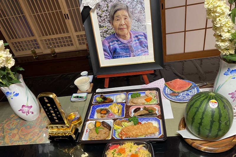 今年３月に亡くなった母ちゃん。写真は四十九日法要