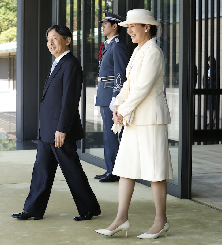 2019年5月27日、令和になって初めての国賓として天皇皇后両陛下との宮中晩餐会に出席したトランプ大統領夫妻（当時）を迎える天皇陛下と雅子さま