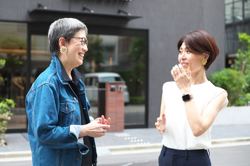 薄井シンシアさん、井上真理子さん