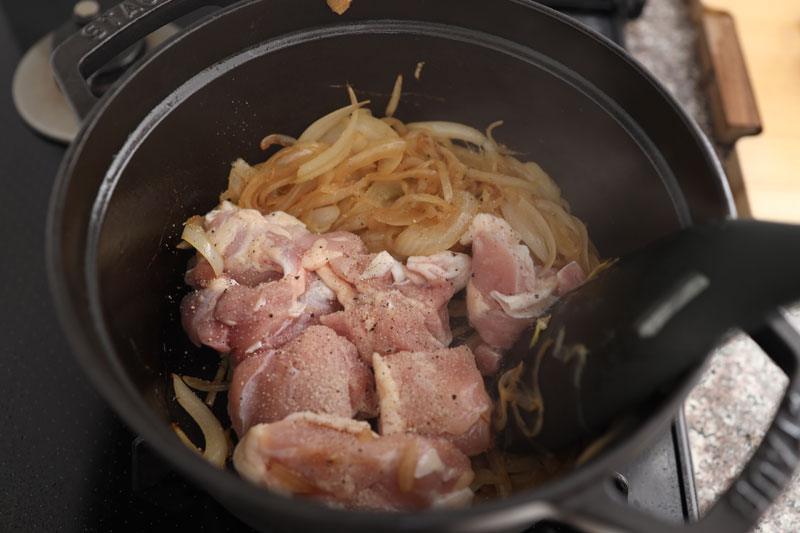 「完熟トマトの無水カレー」