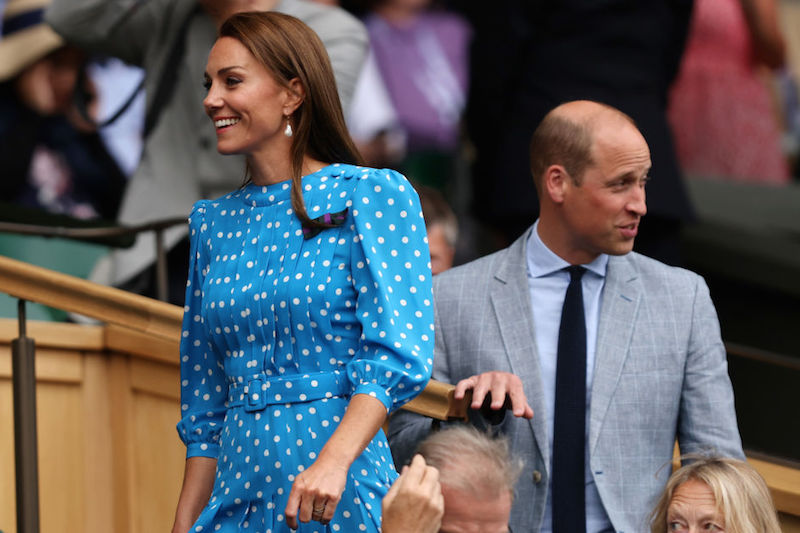 ベルトでウエストマークしたデザインがエレガント（2022年7月5日、Ph／GettyImages）