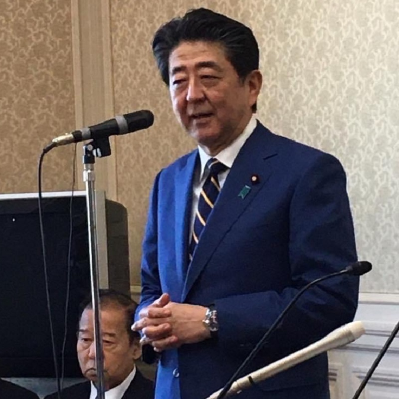 何度かお見かけした安倍元首相。立ち姿がきれいだった（写真は2019年、両院議員総会で）