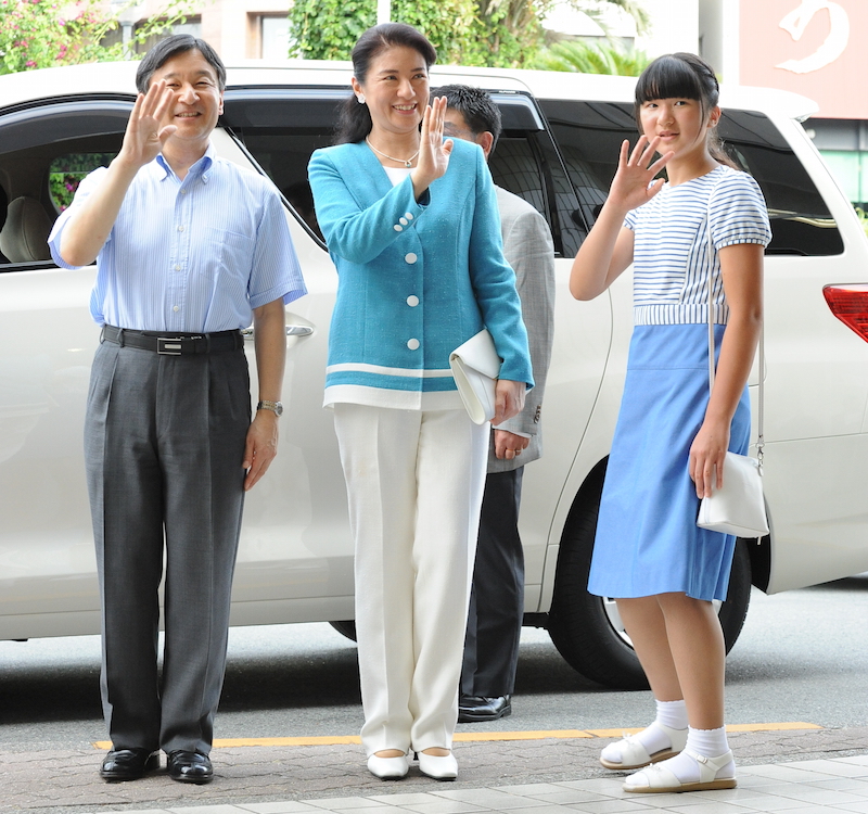 2015年8月、須崎御用邸にご滞在のため下田へ向かわれた天皇皇后両陛下と愛子さま