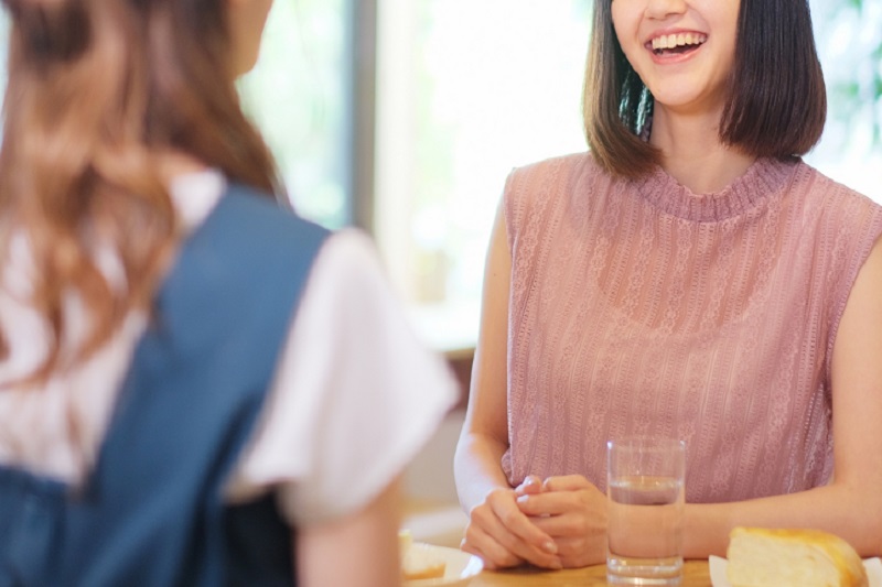 話を聞く時はインタビュアーになった気持ちで。相手にワクワクしてもらう（Ph／photoAC）