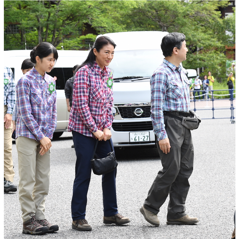 愛子さまのカジュアルなパンツスタイルも新鮮（2016年8月11日、Ph／JMPA）