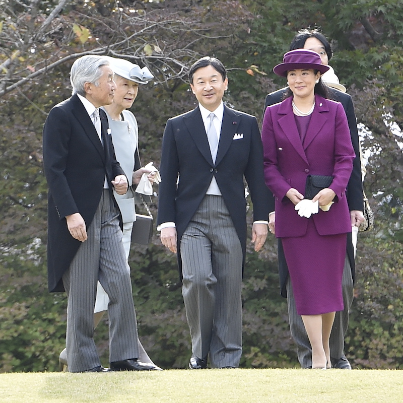 アクセサリーはパールで明るい印象に（2015年11月12日、Ph／JMPA）