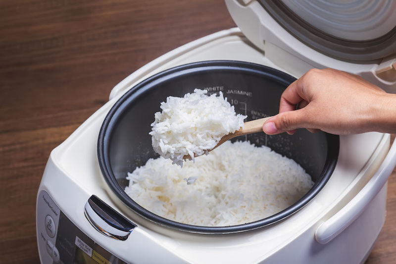 昨今の高級炊飯器ブームで炊飯器の価格の開きは10倍以上に。この差はなにか、家電ライターに聞く（Ph／イメージマート）