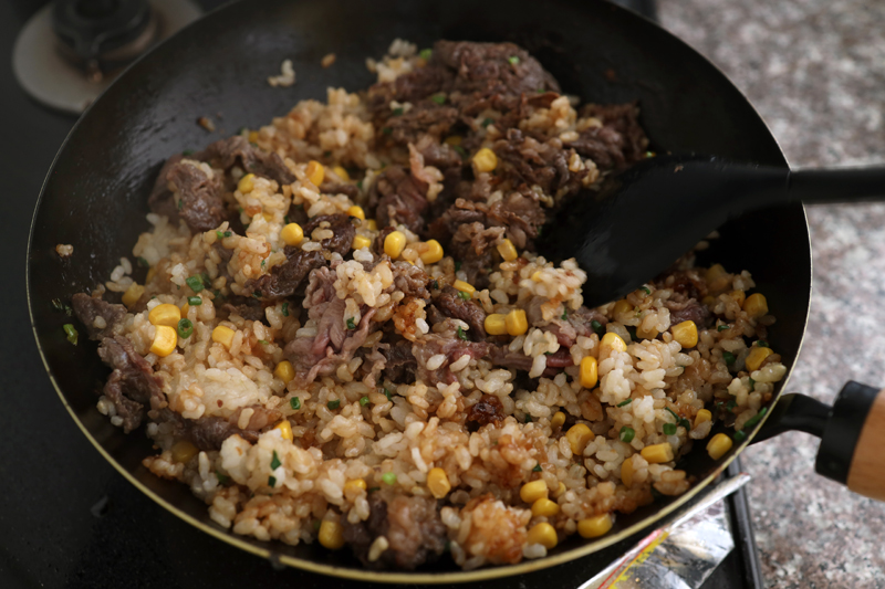 焼肉のタレが効いてる！「極み ペッパーランチ風ご飯」