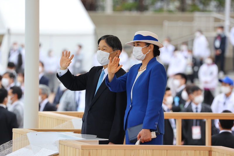 明石市で開かれた海づくり大会の式典行事にご出席の天皇皇后両陛下