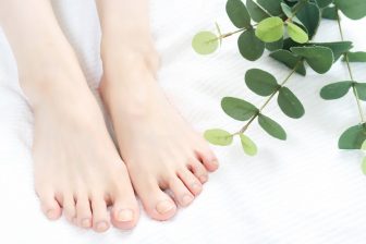 女性にも増加中「水虫」、連日同じブーツを履く人は注意！ジムなどで菌がつくケースも