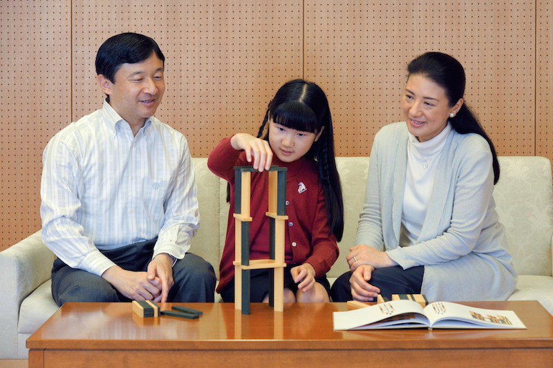 雅子さまと同じくロングヘアに（2011年11月、Ph／宮内庁提供）