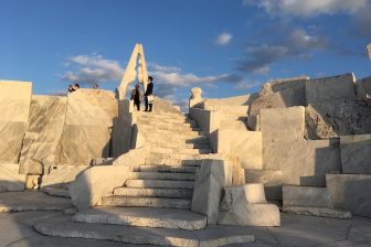 日本で海外旅行気分を味わえる！「まるでギリシャ」な瀬戸内海の島、「北欧を満喫できる」埼玉の…