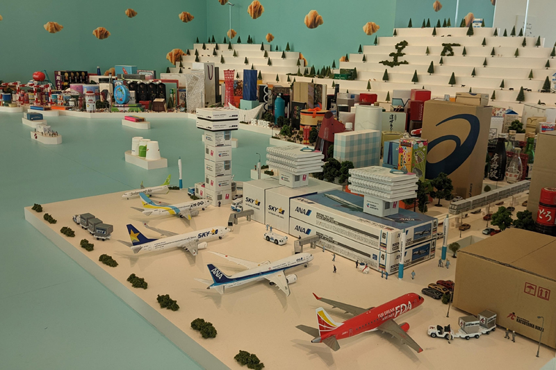 神戸空港内に昨秋オープンしたMINIATURE LIFE × KOBE AIRPORTは、わざわざ訪れたい