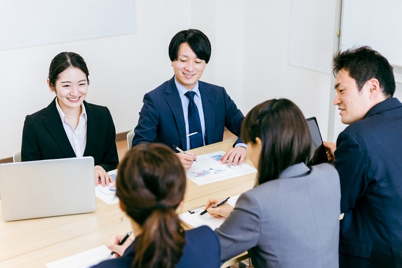 片頭痛の原因のひとつに新しい環境によるストレスがある（Ph／photoAC）