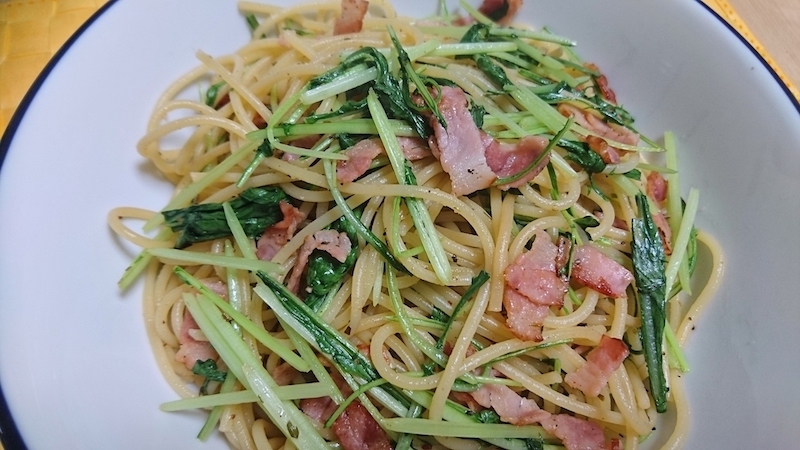 水菜とベーコンのパスタ