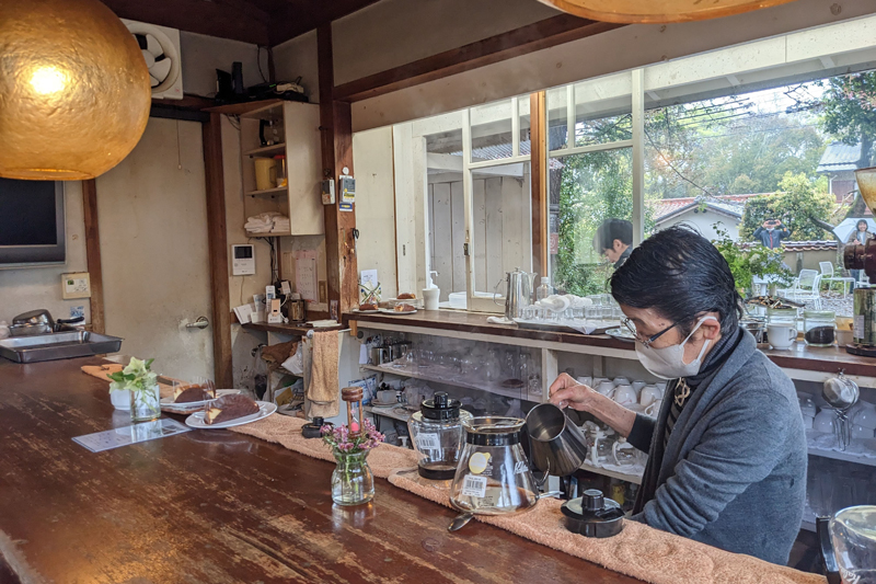 丁寧に淹れられたコーヒーは美味