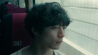 坂口健太郎の持つ圧倒的な透明感　話題の映画『サイド バイ サイド 隣にいる人』でまたも新境地