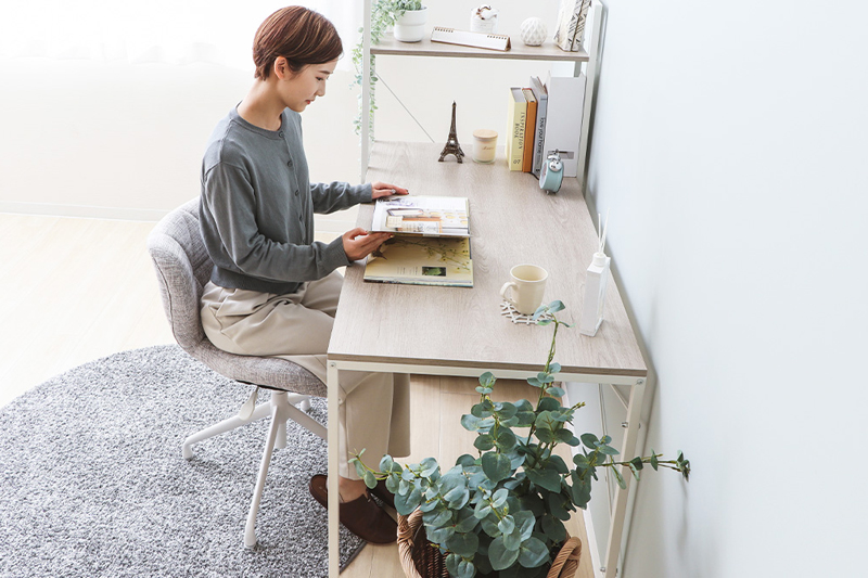 イマ旬な「白脚」に合わせられた、柔らかなペールトーンのシート