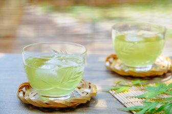 緑茶や抹茶がダイエットに効果的な理由とは？　1年間で24kg減量した専門家が解説