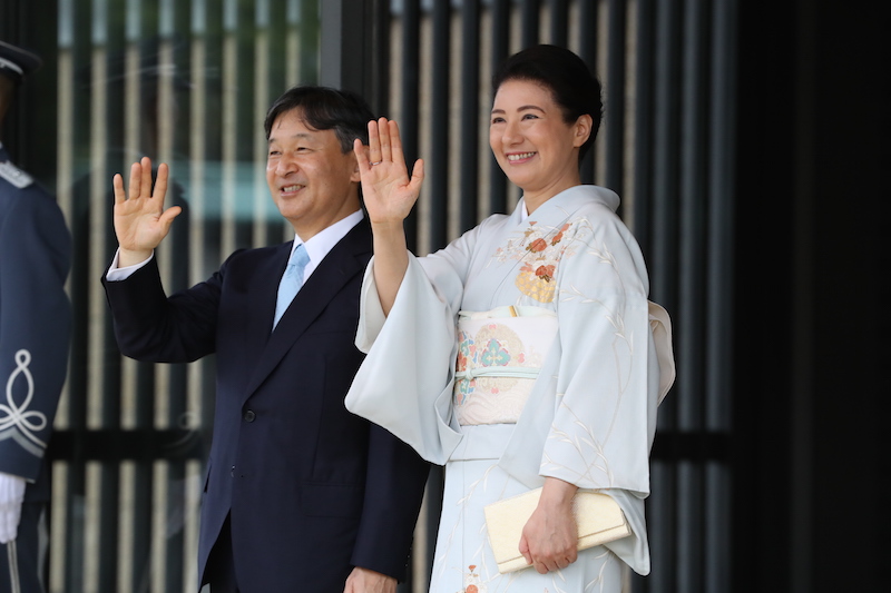 ゲストを歓迎されるお二人（2019年8月30日、Ph／JMPA）