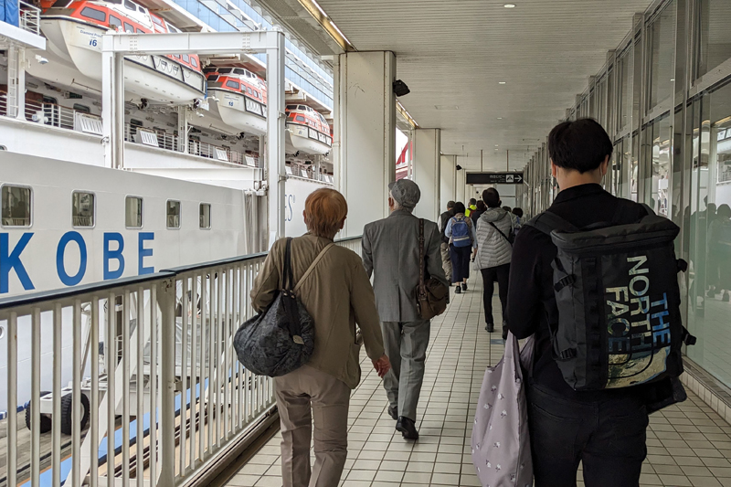 下船してほっとした瞬間に、やっぱり旅は疲れる。家が一番といわれました……