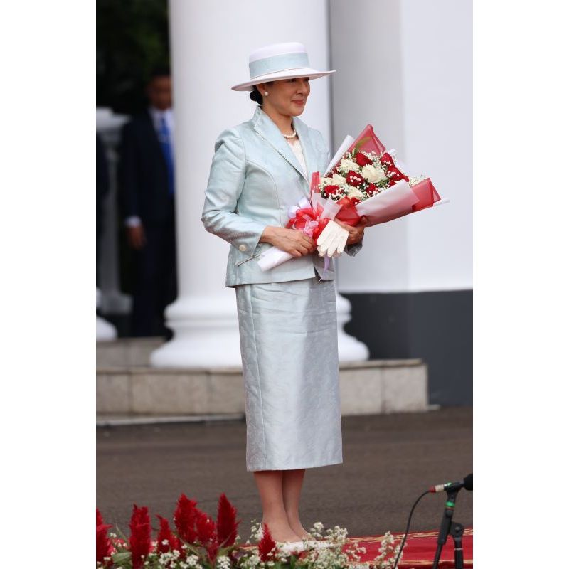 歓迎行事で花束を受け取られた雅子さま（2023年6月19日、代表取材）