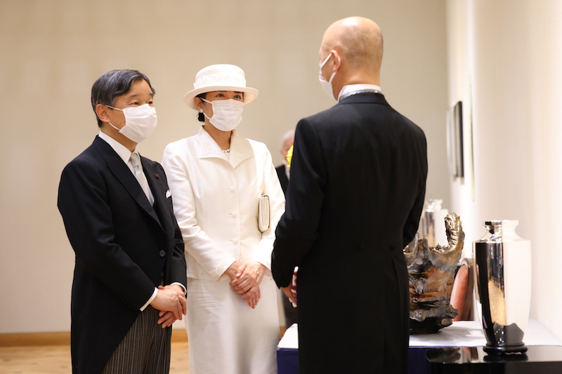 7月3日、芸術の分野で優れた業績をあげた人たちに贈られる日本芸術院賞の授賞式にご出席の天皇皇后両陛下