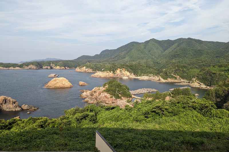 絶景「出雲松島」を望む客室も（界 出雲）