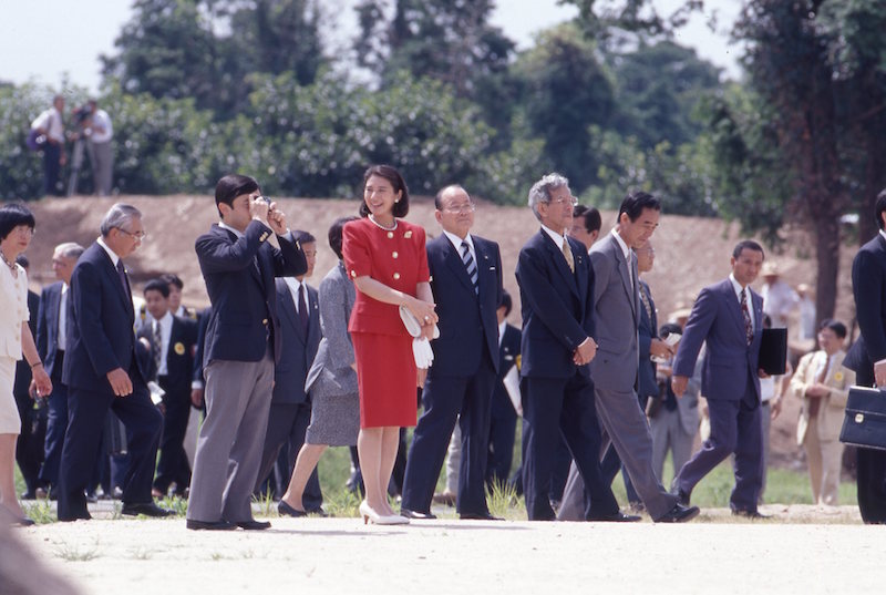 1996年7月、佐賀県各地をご訪問の雅子さまと天皇陛下