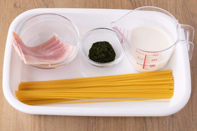 レンチンで濃厚もっちもち！「青のりクリームパスタ」材料