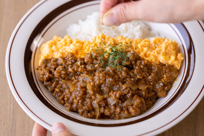 ふっわふわの卵が絶妙！食べる手が止まらない「カレーそぼろごはん」