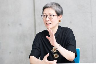 薄井シンシアさん流、人付き合いの心得「私はお酒を飲まなくても言いたいことを言うので、飲みニ…