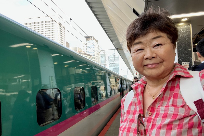 東京駅丸の内のビルの前で老いを痛烈に感じる体験をしたオバ記者